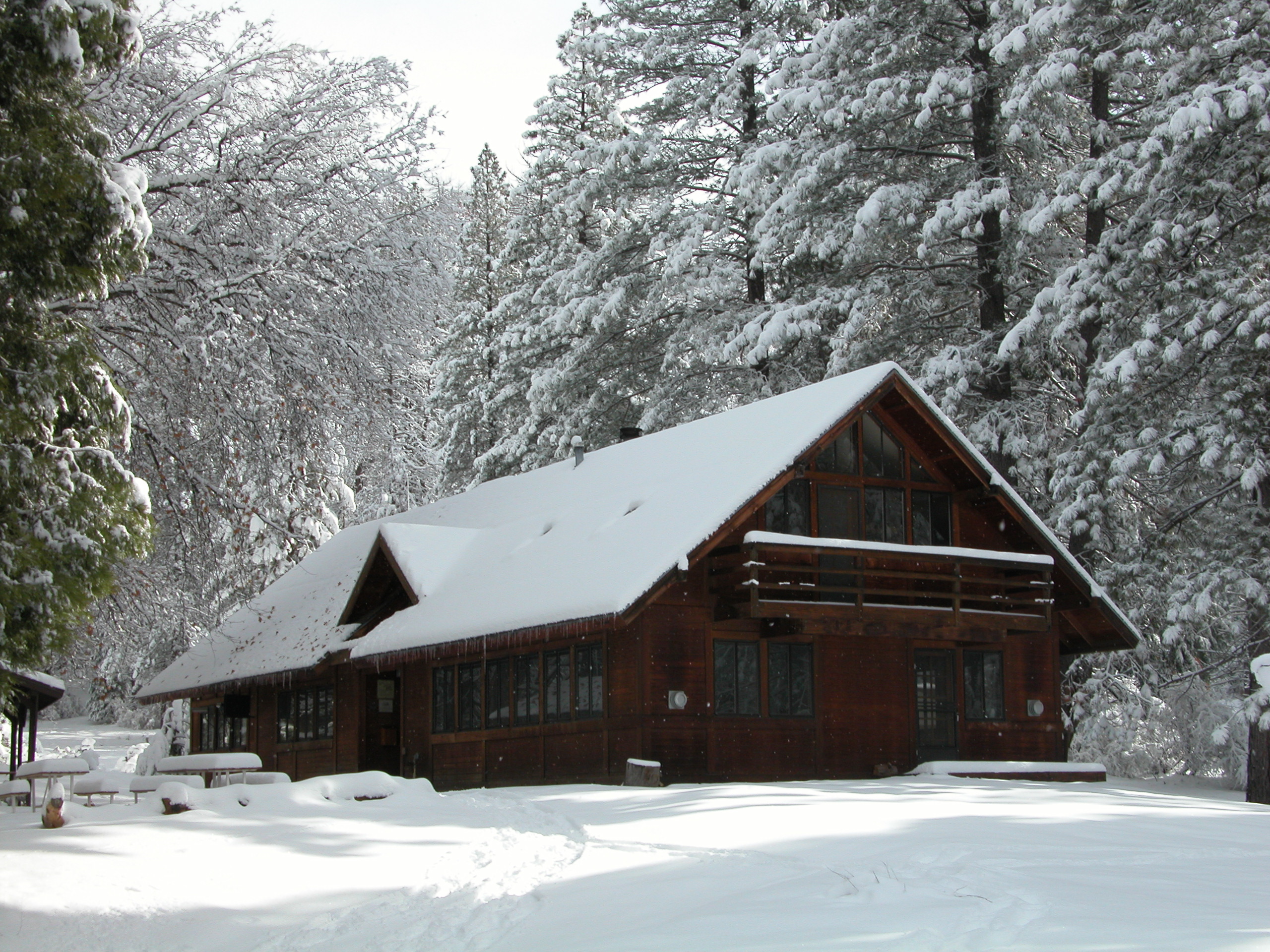 The Trailfinders Lodge at the James Reserve, where the Southern California Artificial Life Exchanges took place